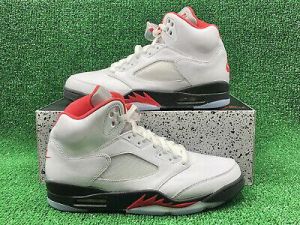 Nike Air Jordan Retro 5 Fire Red 2020 Size 10.5 DA1911 102
